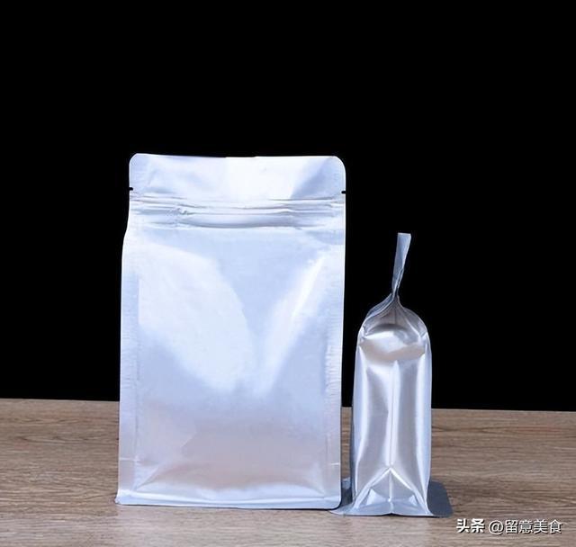 开云 开云体育常用冰箱存茶?难怪茶香消失保存茶叶方法要知道别浪费了好茶(图4) 开云 开云体育常用冰箱存茶?难怪茶香消失保存茶叶方法要知道别浪费了好茶(图4)