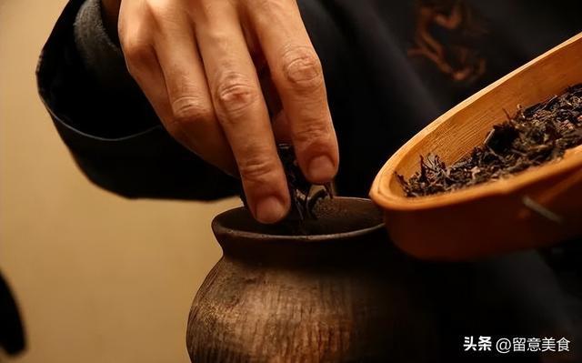 开云 开云体育常用冰箱存茶?难怪茶香消失保存茶叶方法要知道别浪费了好茶(图5) 开云 开云体育常用冰箱存茶?难怪茶香消失保存茶叶方法要知道别浪费了好茶(图5)