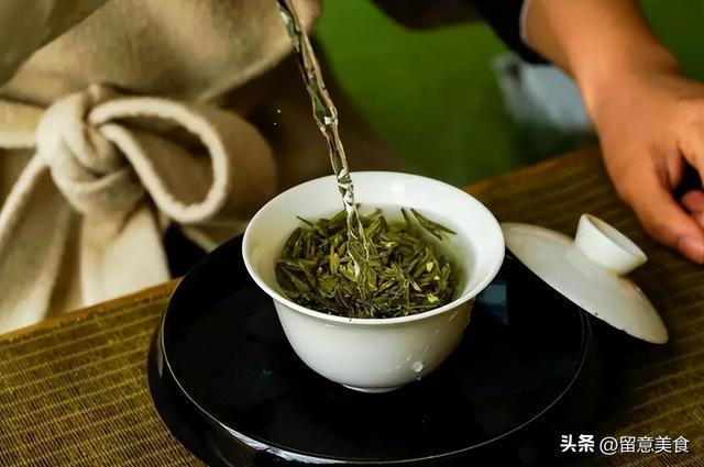 开云 开云体育常用冰箱存茶?难怪茶香消失保存茶叶方法要知道别浪费了好茶(图7) 开云 开云体育常用冰箱存茶?难怪茶香消失保存茶叶方法要知道别浪费了好茶(图7)