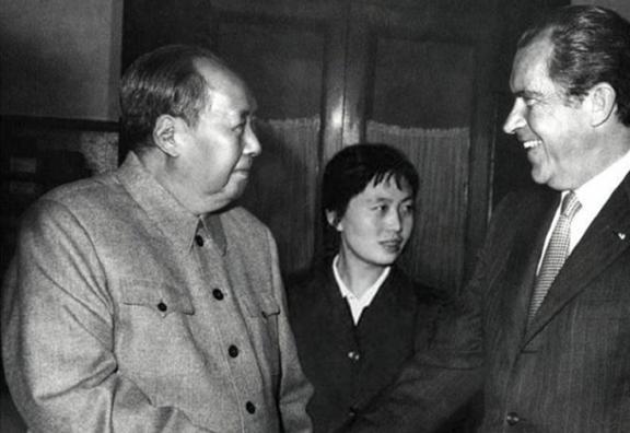 1972年开云体育 开云官网尼克松不满意毛主席送的4两茶叶周总理一句话令其动容(图5) 1972年开云体育 开云官网尼克松不满意毛主席送的4两茶叶周总理一句话令其动容(图5)