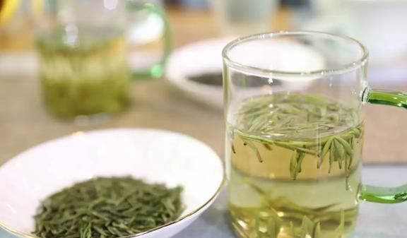 开云体育 开云官网都是茶叶入冬喝红茶、绿茶有啥区别?行家:区别很大弄懂再喝(图6) 开云体育 开云官网都是茶叶入冬喝红茶、绿茶有啥区别?行家:区别很大弄懂再喝(图6)