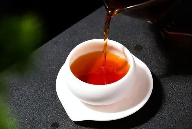 茶叶总是泡得苦涩?记住这3个要点开云 开云体育新手也能轻松泡出香甜好茶(图4) 茶叶总是泡得苦涩?记住这3个要点开云 开云体育新手也能轻松泡出香甜好茶(图4)