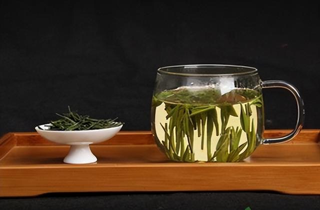 茶叶总是泡得苦涩?记住这3个要点开云 开云体育新手也能轻松泡出香甜好茶(图10) 茶叶总是泡得苦涩?记住这3个要点开云 开云体育新手也能轻松泡出香甜好茶(图10)