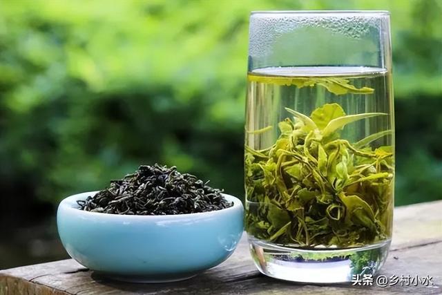开云APP 开云体育同样都是茶绿茶和红茶到底有啥区别?行家:区别很大建议了解(图2) 开云APP 开云体育同样都是茶绿茶和红茶到底有啥区别?行家:区别很大建议了解(图2)