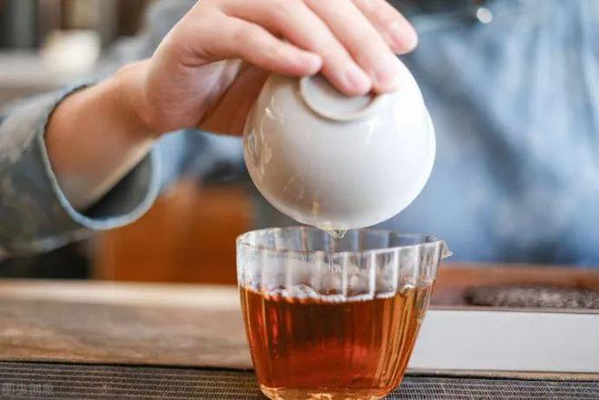 开云体育 开云官网为什么茶叶店泡出的茶很香?买回家滋味立马就变了?(图5) 开云体育 开云官网为什么茶叶店泡出的茶很香?买回家滋味立马就变了?(图5)