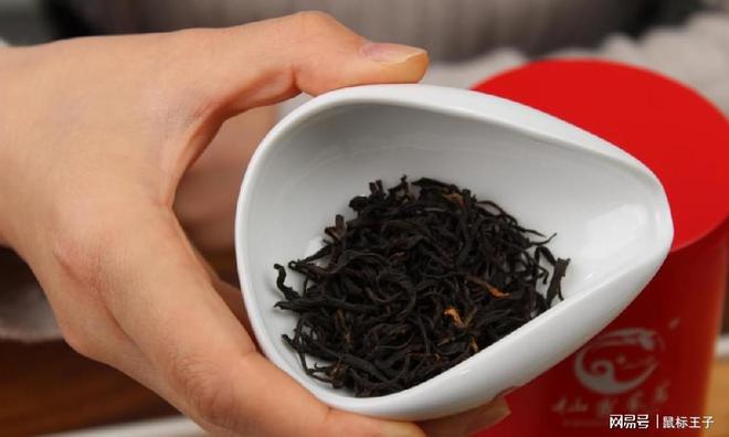 开云体育 开云平台想不到这2种茶竟被列入了“黑名单”快来看看你喝过没有?(图7) 开云体育 开云平台想不到这2种茶竟被列入了“黑名单”快来看看你喝过没有?(图7)