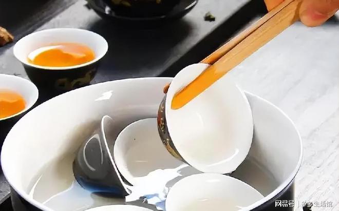 开云 开云体育茶叶要怎么泡才好喝?行家:学会这3个技巧茶汤醇香甘甜不苦涩(图3) 开云 开云体育茶叶要怎么泡才好喝?行家:学会这3个技巧茶汤醇香甘甜不苦涩(图3)