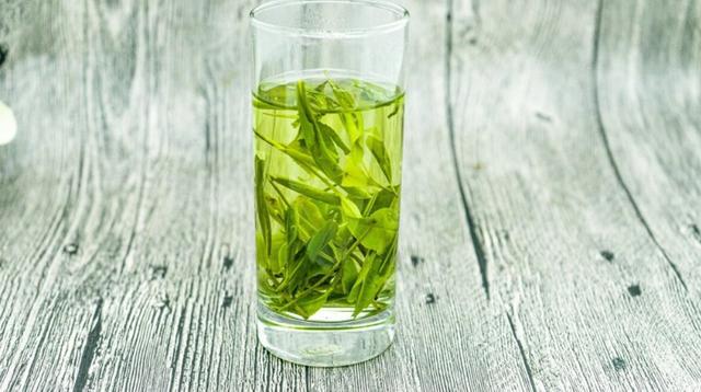 家里的茶叶只要不变质开云 开云体育就能一直喝?业内行家解惑:可别再喝了(图3) 家里的茶叶只要不变质开云 开云体育就能一直喝?业内行家解惑:可别再喝了(图3)