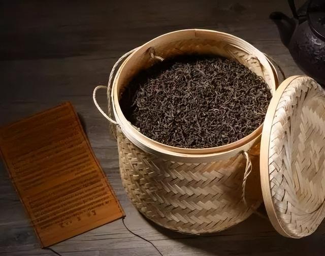 家里的茶叶只要不变质开云 开云体育就能一直喝?业内行家解惑:可别再喝了(图2) 家里的茶叶只要不变质开云 开云体育就能一直喝?业内行家解惑:可别再喝了(图2)