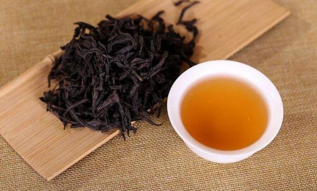 家里的茶叶只要不变质开云 开云体育就能一直喝?业内行家解惑:可别再喝了(图5) 家里的茶叶只要不变质开云 开云体育就能一直喝?业内行家解惑:可别再喝了(图5)