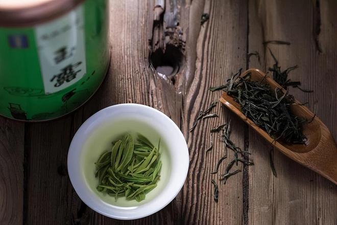 开云体育 开云官网湖南一茶友拿出家中放了7、8年的茶叶问还能喝吗(图11) 开云体育 开云官网湖南一茶友拿出家中放了7、8年的茶叶问还能喝吗(图11)