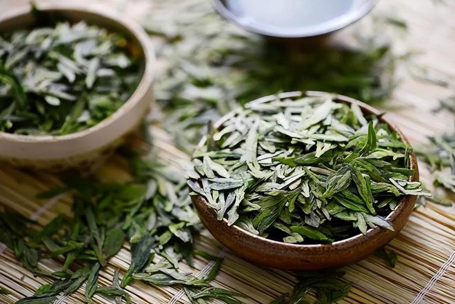 开云体育 开云官网湖南一茶友拿出家中放了7、8年的茶叶问还能喝吗(图9) 开云体育 开云官网湖南一茶友拿出家中放了7、8年的茶叶问还能喝吗(图9)