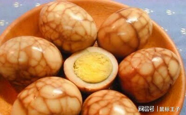 开云 开云体育五香茶叶蛋懒人做法香醇又入味比外面早餐摊上卖的还好吃(图3) 开云 开云体育五香茶叶蛋懒人做法香醇又入味比外面早餐摊上卖的还好吃(图3)