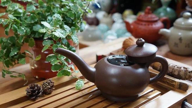 家里放开云 开云体育官网了几年的红茶、绿茶、普洱茶?还能喝吗?医生给出了答案(图3) 家里放开云 开云体育官网了几年的红茶、绿茶、普洱茶?还能喝吗?医生给出了答案(图3)
