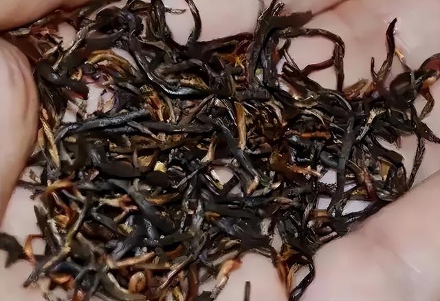 开云体育 开云官网颠覆三观!茶叶造假竟这么猖狂原来这3类是“添加茶”别喝了(图7) 开云体育 开云官网颠覆三观!茶叶造假竟这么猖狂原来这3类是“添加茶”别喝了(图7)