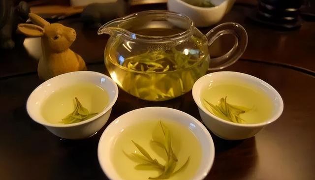 开云体育 开云官网茶能解酒是真的吗?喝完酒到底能不能喝茶?一起听听行家怎么说(图3) 开云体育 开云官网茶能解酒是真的吗?喝完酒到底能不能喝茶?一起听听行家怎么说(图3)