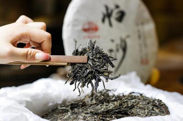 开云 开云体育茶叶造假很猖狂!这3类竟是“假茶”别喝了家里有的快扔了吧(图3) 开云 开云体育茶叶造假很猖狂!这3类竟是“假茶”别喝了家里有的快扔了吧(图3)