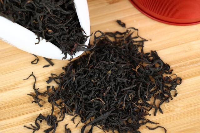 开云 开云体育茶叶造假很猖狂!这3类竟是“假茶”别喝了家里有的快扔了吧(图12) 开云 开云体育茶叶造假很猖狂!这3类竟是“假茶”别喝了家里有的快扔了吧(图12)
