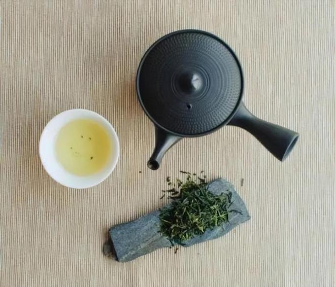 喝茶时很多人都嫌弃茶叶第一泡很脏换做是你会倒掉吗?开云体育 开云官网(图3) 喝茶时很多人都嫌弃茶叶第一泡很脏换做是你会倒掉吗?开云体育 开云官网(图3)