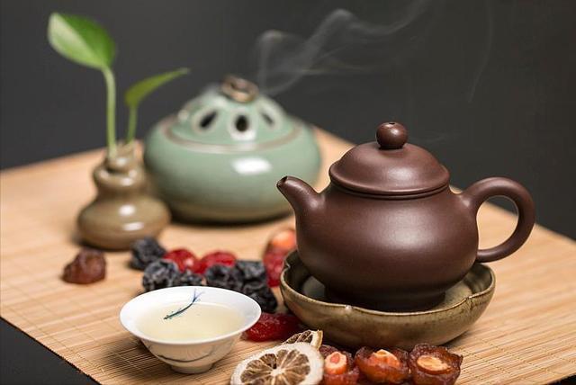 开云体育 开云平台别什么茶叶都用紫砂壶泡!这3种茶叶并不适合紫砂壶大伙知道吗(图2) 开云体育 开云平台别什么茶叶都用紫砂壶泡!这3种茶叶并不适合紫砂壶大伙知道吗(图2)