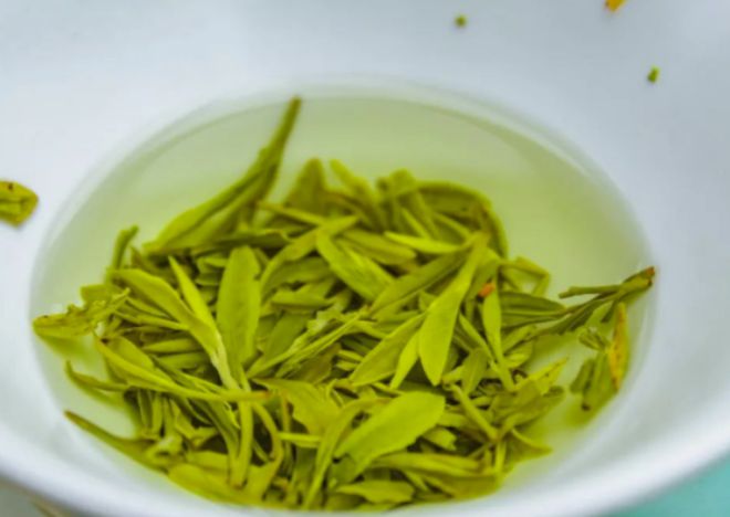 茶叶质保期开云体育 开云官网过后你还喝吗?好多人稀里糊涂看完提醒家人(图2) 茶叶质保期开云体育 开云官网过后你还喝吗?好多人稀里糊涂看完提醒家人(图2)
