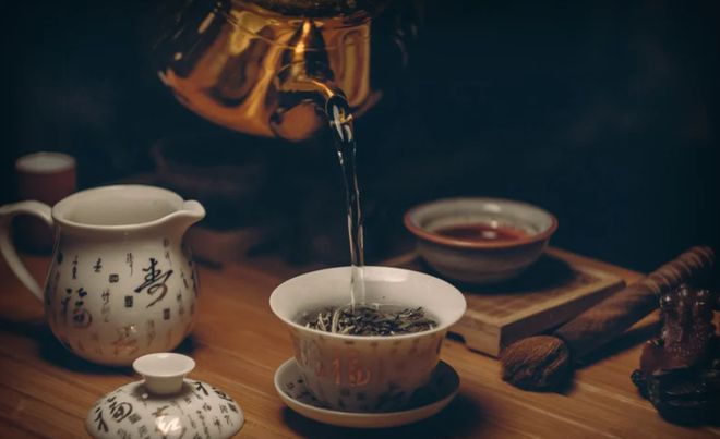 开云 开云体育茶叶存放时间久了还能继续喝吗?对身体是否有害?(图2) 开云 开云体育茶叶存放时间久了还能继续喝吗?对身体是否有害?(图2)