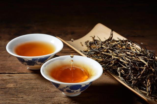 开云 开云体育平台路边上“散称”的茶能放心喝吗?行家:白送都不能要费钱伤身(图2) 开云 开云体育平台路边上“散称”的茶能放心喝吗?行家:白送都不能要费钱伤身(图2)