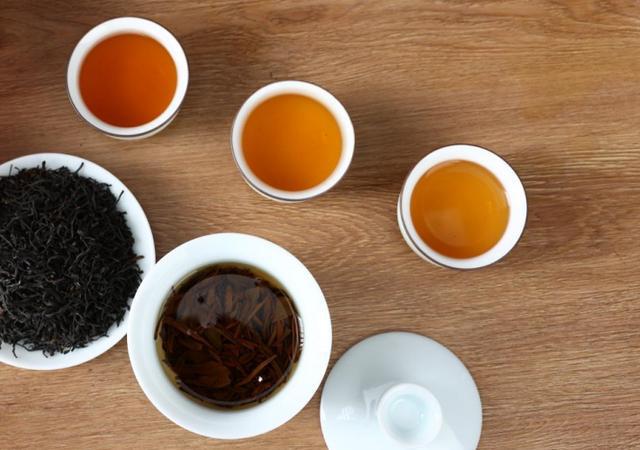 同样是茶叶冬天喝红茶、绿茶有啥区别?行家:区开云体育 开云官网别很大别乱喝(图9) 同样是茶叶冬天喝红茶、绿茶有啥区别?行家:区开云体育 开云官网别很大别乱喝(图9)