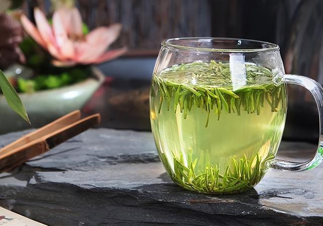 同样是茶叶冬天喝红茶、绿茶有啥区别?行家:区开云体育 开云官网别很大别乱喝(图11) 同样是茶叶冬天喝红茶、绿茶有啥区别?行家:区开云体育 开云官网别很大别乱喝(图11)