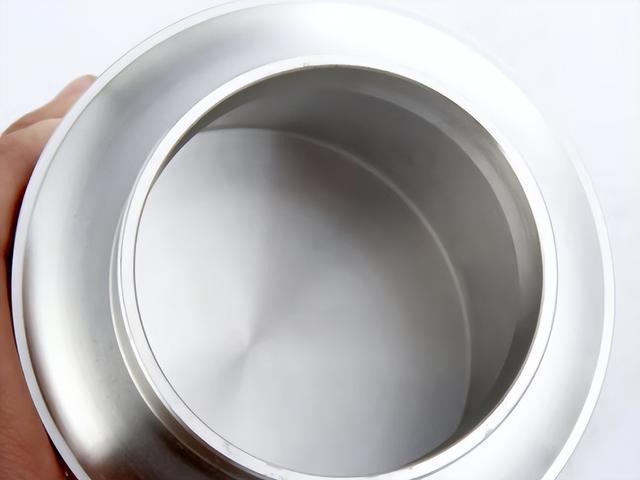 开云 开云体育平台为什么越来越多人存茶不用紫砂茶叶罐而用锡罐有这3个原因(图9) 开云 开云体育平台为什么越来越多人存茶不用紫砂茶叶罐而用锡罐有这3个原因(图9)