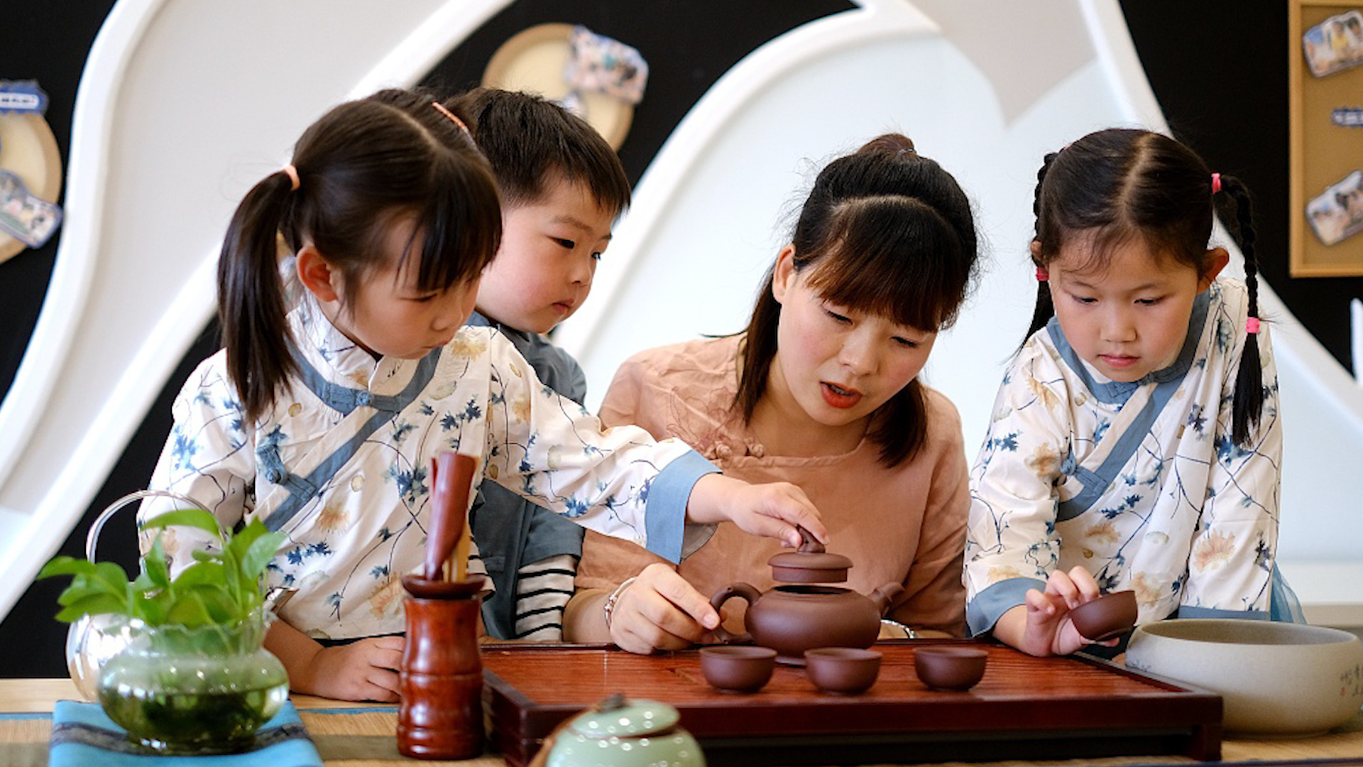 “中国茶”开云 开云体育APP凭什么成为世界非遗?(图3) “中国茶”开云 开云体育APP凭什么成为世界非遗?(图3)