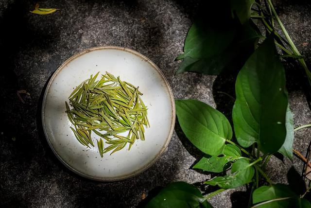 新春将近物价飞涨!买开云 开云体育APP茶叶时别听店家“忽悠”免得花冤枉钱(图2) 新春将近物价飞涨!买开云 开云体育APP茶叶时别听店家“忽悠”免得花冤枉钱(图2)