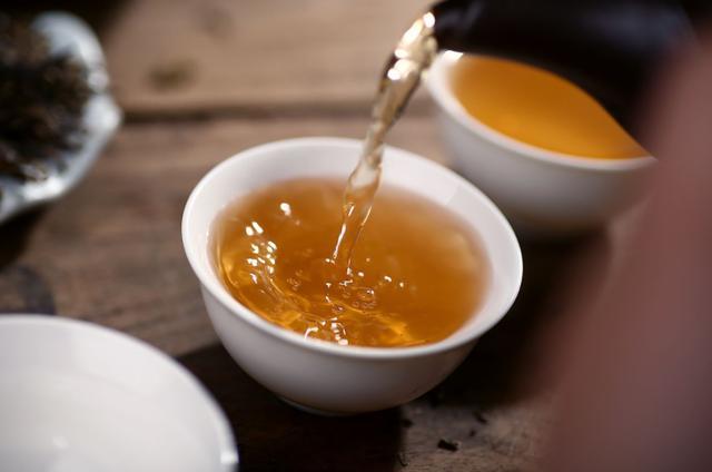 新春将近物价飞涨!买开云 开云体育APP茶叶时别听店家“忽悠”免得花冤枉钱(图5) 新春将近物价飞涨!买开云 开云体育APP茶叶时别听店家“忽悠”免得花冤枉钱(图5)