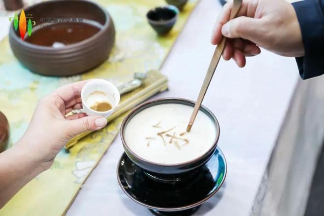 开云 开云体育平台【千年建州 北苑贡茶】北苑贡茶惊艳亮相首届中国茶叶交易会(图3) 开云 开云体育平台【千年建州 北苑贡茶】北苑贡茶惊艳亮相首届中国茶叶交易会(图3)