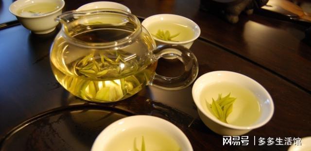 开云 开云体育平台这么养花太好了!泡过的茶叶渣老花匠一点都舍不得丢掉(图1) 开云 开云体育平台这么养花太好了!泡过的茶叶渣老花匠一点都舍不得丢掉(图1)