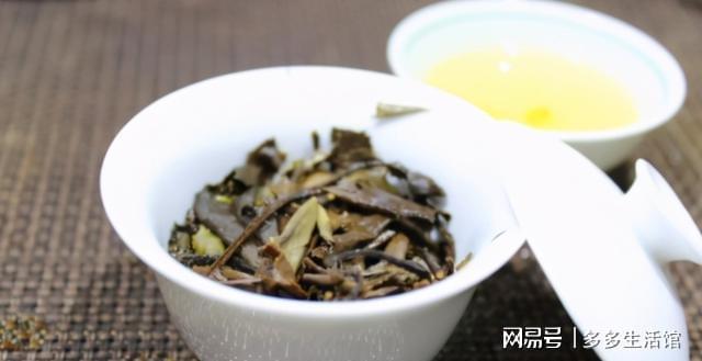 开云 开云体育平台这么养花太好了!泡过的茶叶渣老花匠一点都舍不得丢掉(图9) 开云 开云体育平台这么养花太好了!泡过的茶叶渣老花匠一点都舍不得丢掉(图9)