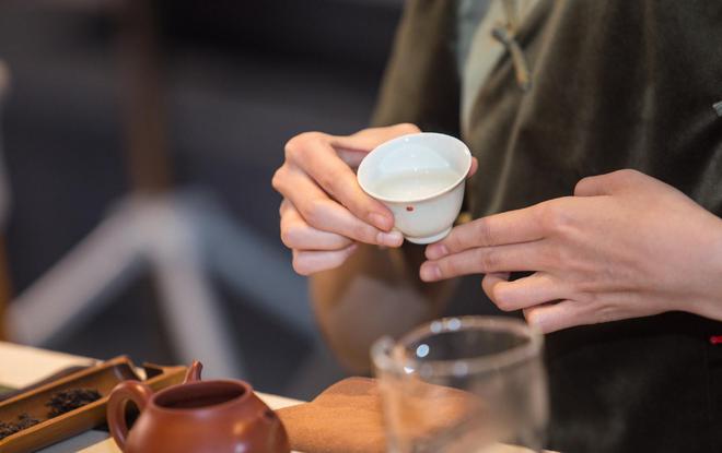 茶叶市场的残酷真相:茶玩的是圈子!出了圈子不过一开云体育 开云官网堆叶子(图15) 茶叶市场的残酷真相:茶玩的是圈子!出了圈子不过一开云体育 开云官网堆叶子(图15)