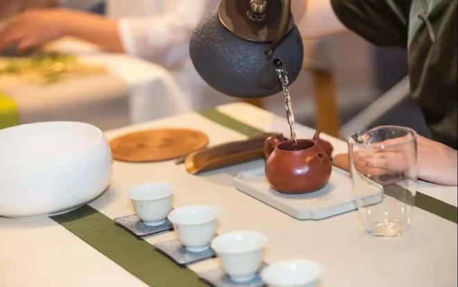 茶叶市场的残酷真相:茶玩的是圈子!出了圈子不过一开云体育 开云官网堆叶子(图14) 茶叶市场的残酷真相:茶玩的是圈子!出了圈子不过一开云体育 开云官网堆叶子(图14)