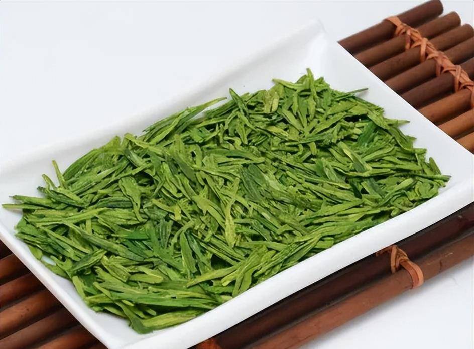 开云 开云体育不但将茶叶收入养生“四味药”还喜欢把它当蔬菜吃(图11) 开云 开云体育不但将茶叶收入养生“四味药”还喜欢把它当蔬菜吃(图11)
