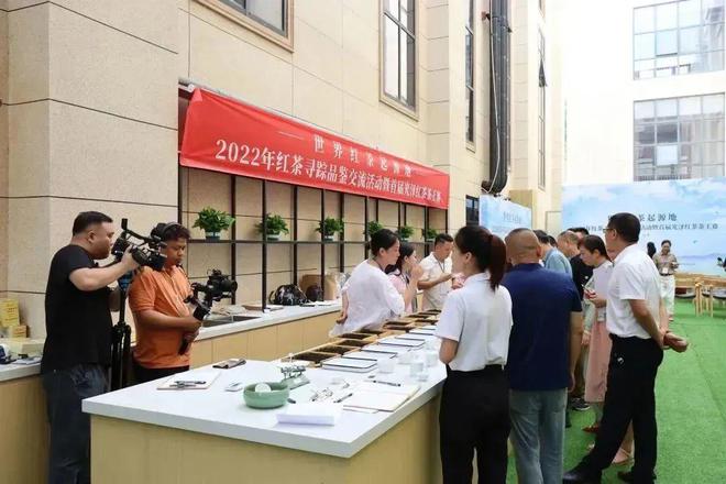 Kaiyun 开云100个精彩瞬间告诉你2022年“说茶”在干什么?(图16) Kaiyun 开云100个精彩瞬间告诉你2022年“说茶”在干什么?(图16)