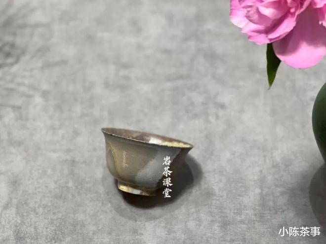 一个人喝岩茶开云体育 kaiyun.com 官网入口有没有简单点的泡法?老茶客帮你总结了4种方法(图4) 一个人喝岩茶开云体育 kaiyun.com 官网入口有没有简单点的泡法?老茶客帮你总结了4种方法(图4)