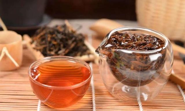 开云 开云体育官网茶叶和冰糖一起泡水喝能带来哪些好处?看完快试试吧(图5) 开云 开云体育官网茶叶和冰糖一起泡水喝能带来哪些好处?看完快试试吧(图5)