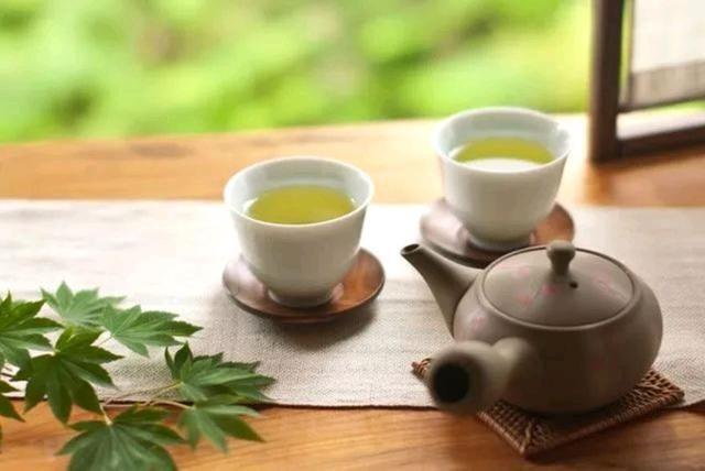 开云 开云体育平台4种喝茶的习惯或许比喝酒伤身多数人做错了及早改掉为好(图3) 开云 开云体育平台4种喝茶的习惯或许比喝酒伤身多数人做错了及早改掉为好(图3)
