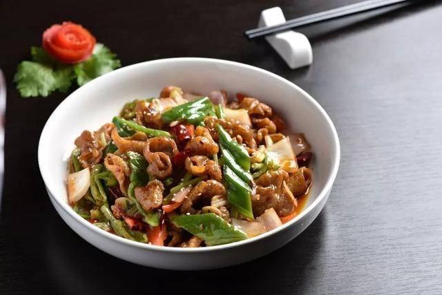 隔夜水、开云体育 kaiyun.com 官网入口隔夜菜、肉、茶哪种不能吃?为了健康不妨看看(图4) 隔夜水、开云体育 kaiyun.com 官网入口隔夜菜、肉、茶哪种不能吃?为了健康不妨看看(图4)