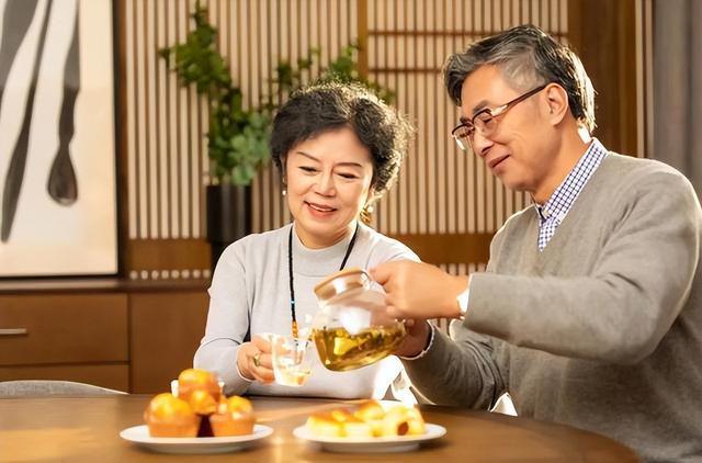 开云体育 开云官网年纪大了要忌茶吗?(图2) 开云体育 开云官网年纪大了要忌茶吗?(图2)
