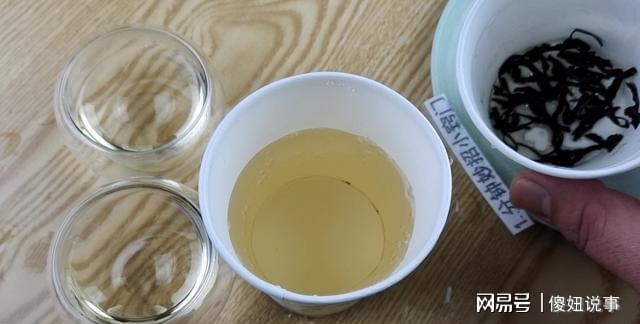 开云 开云体育过年来客人在一次性纸杯底部扎了几个小洞客人看了都夸聪明(图7) 开云 开云体育过年来客人在一次性纸杯底部扎了几个小洞客人看了都夸聪明(图7)
