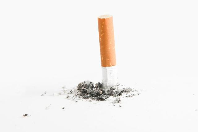 开云 开云体育很多老烟民改抽“茶烟”了用茶叶做烟比香烟更健康吗?真相来了(图6) 开云 开云体育很多老烟民改抽“茶烟”了用茶叶做烟比香烟更健康吗?真相来了(图6)