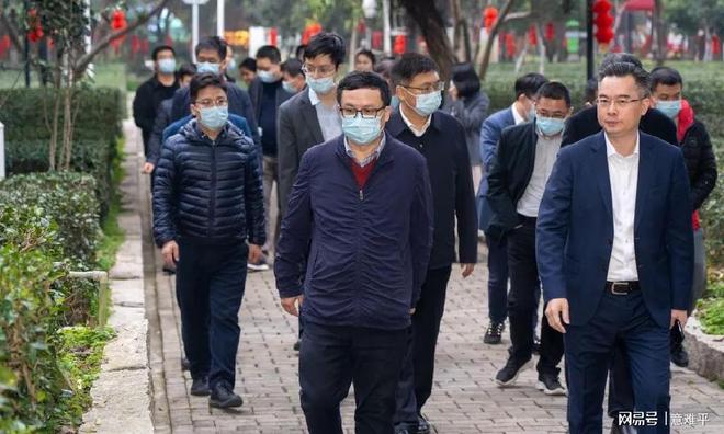 聚焦纳税双冠!中央农开云体育 开云平台办秘书局领导一行莅临八马茶业考察调研(图2) 聚焦纳税双冠!中央农开云体育 开云平台办秘书局领导一行莅临八马茶业考察调研(图2)